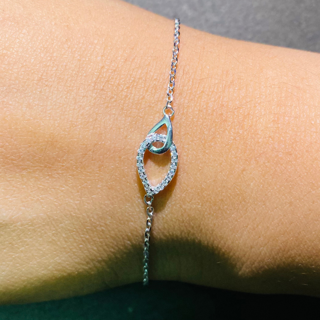 Loop bracelet