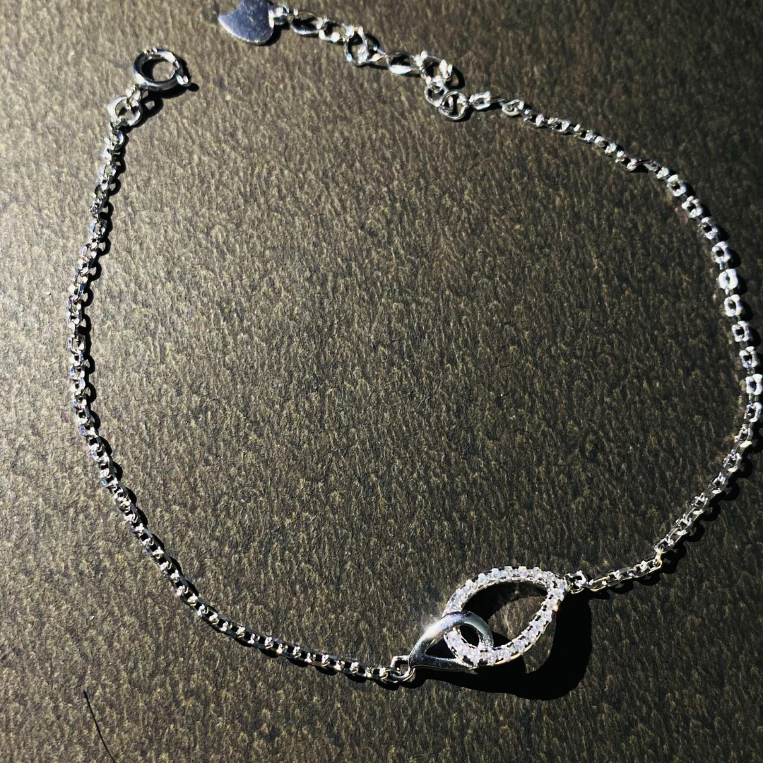 Loop bracelet
