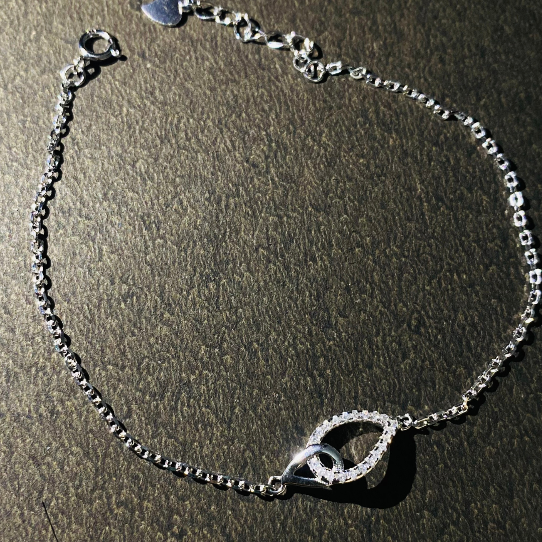 Loop bracelet