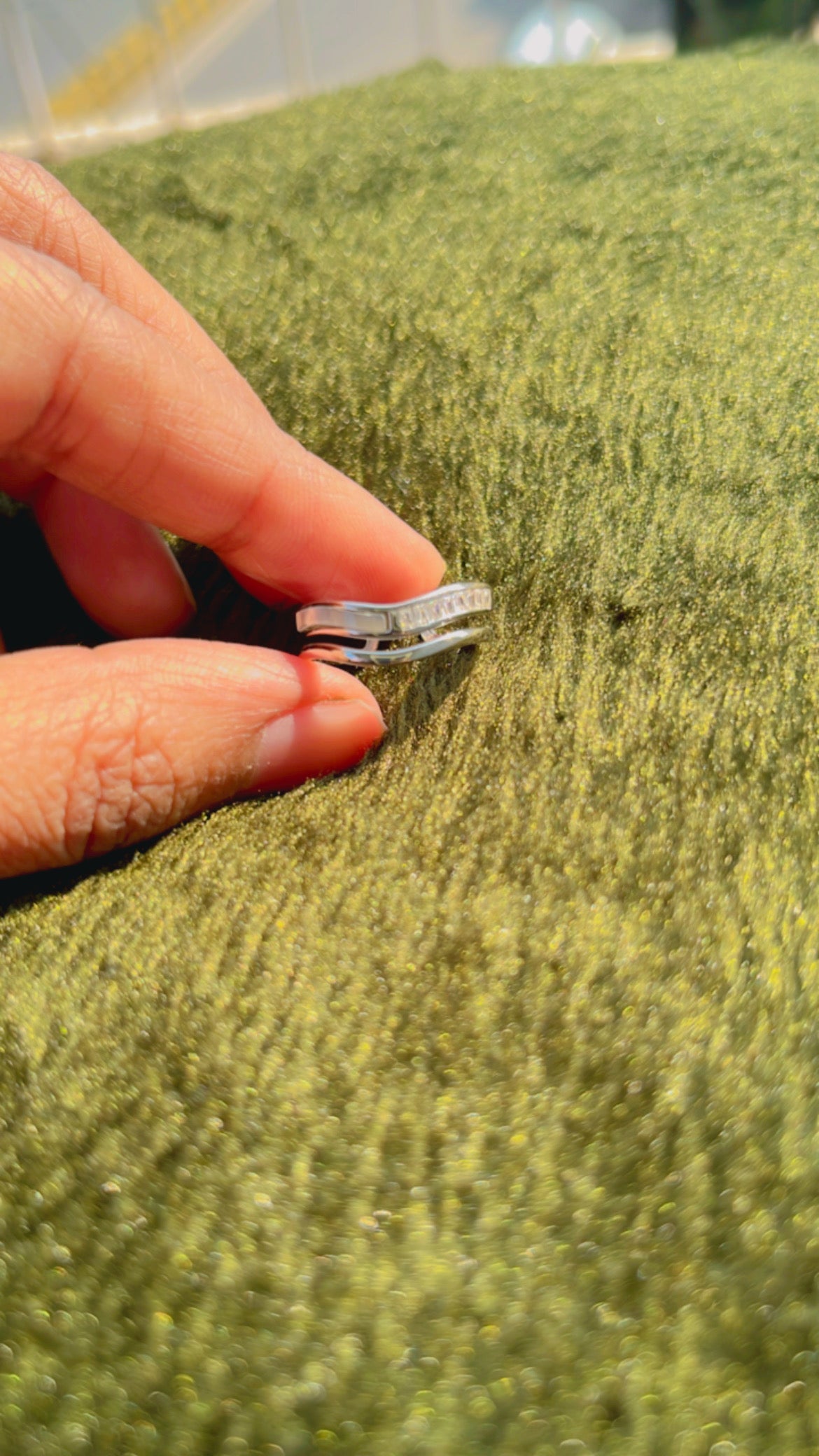 Ring V shaped