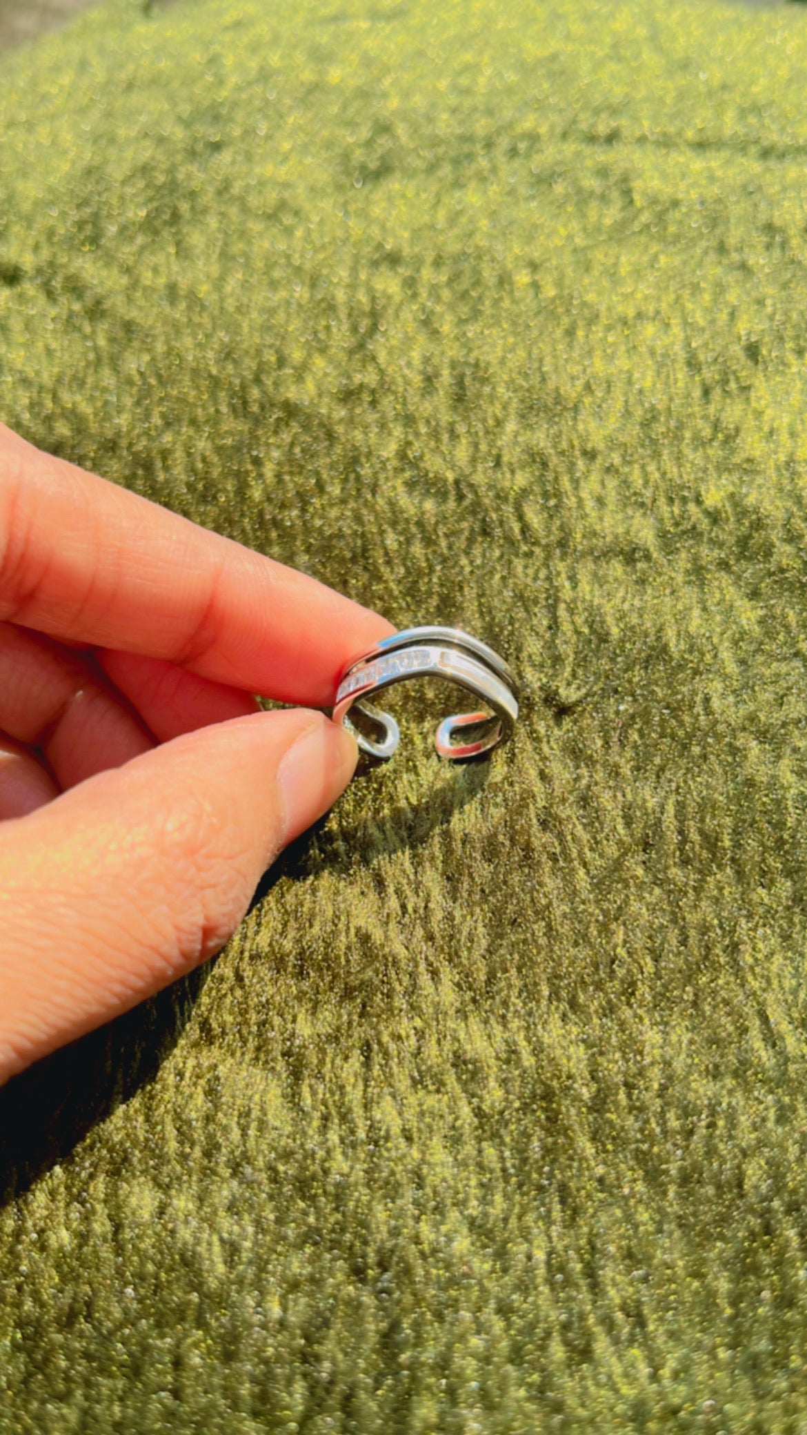 Ring V shaped